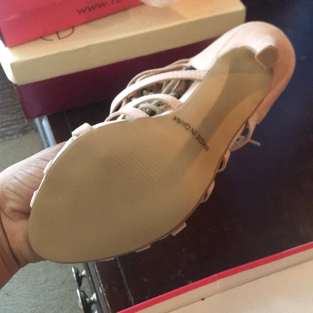 Heels - Picture 2 of 4